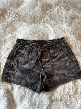 Athleta Gray Camo Drawstring Athletic Shorts